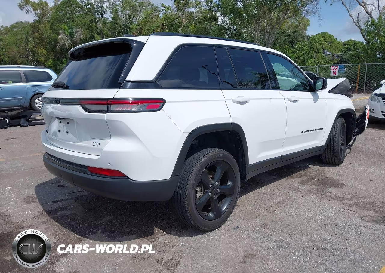2024 Jeep Grand Cherokee Altitude X 4X4 VIN:1C4RJHAG3RC255395 - 4