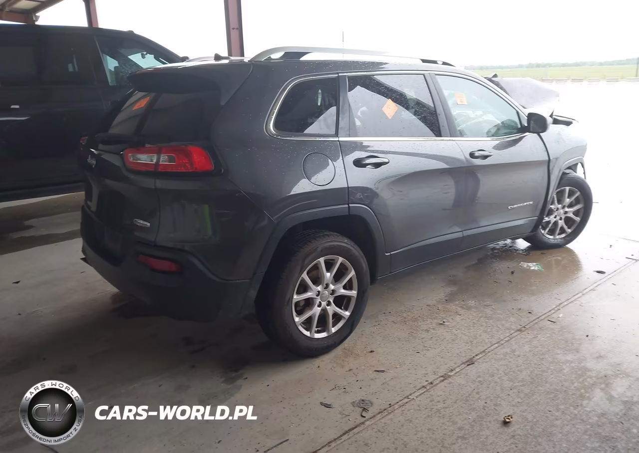 2015 Jeep Cherokee Latitude VIN:1C4PJLCB5FW539343 - 4