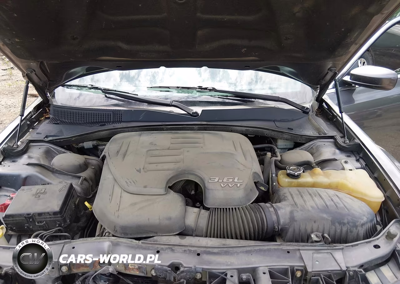 2014 Chrysler 300 VIN:2C3CCAAG3EH355077 - 10