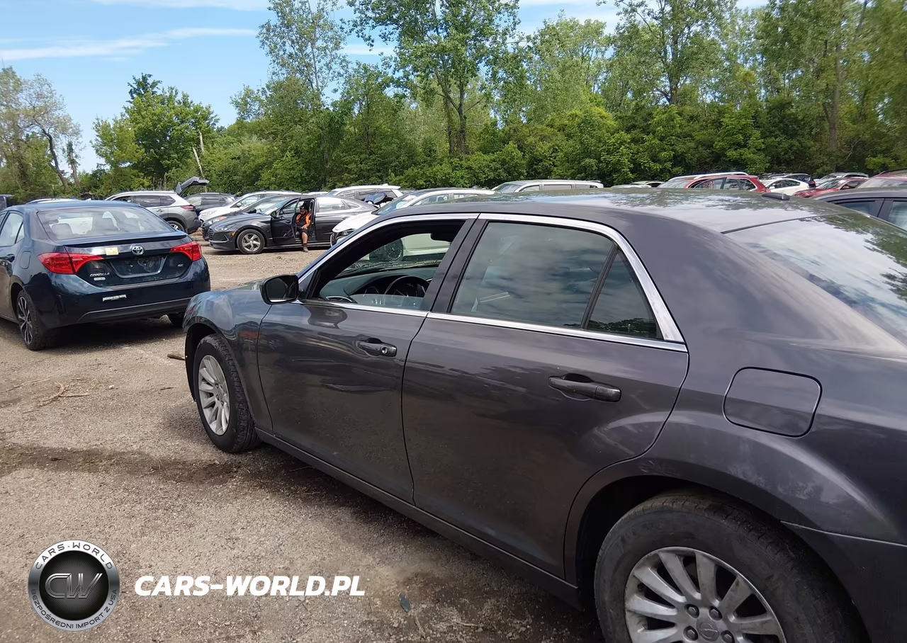 2014 Chrysler 300 VIN:2C3CCAAG3EH355077 - 15