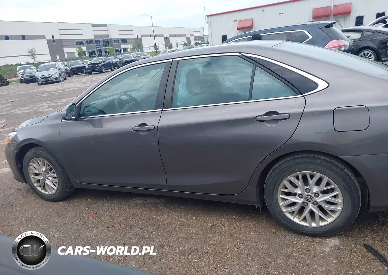 2016 Toyota Camry Le VIN:4T4BF1FK5GR524092 - 14