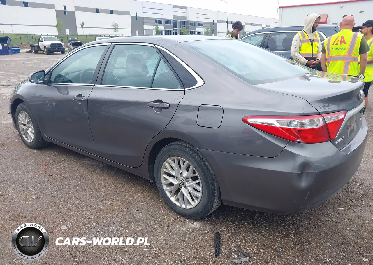 2016 Toyota Camry Le VIN:4T4BF1FK5GR524092 - 3
