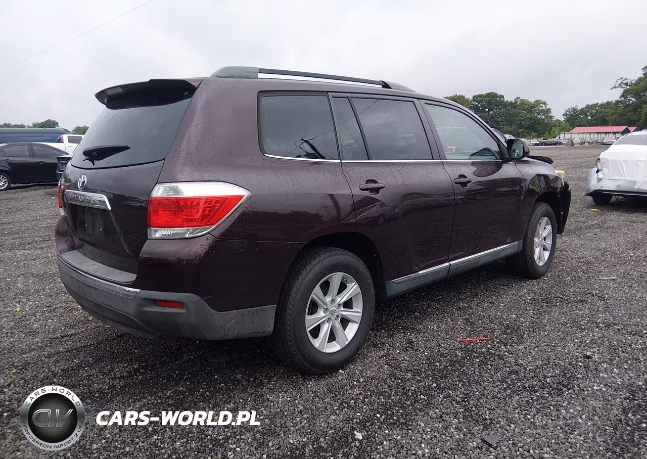 2011 Toyota Highlander Base V6 VIN:5TDZK3EHXBS035646 - 4