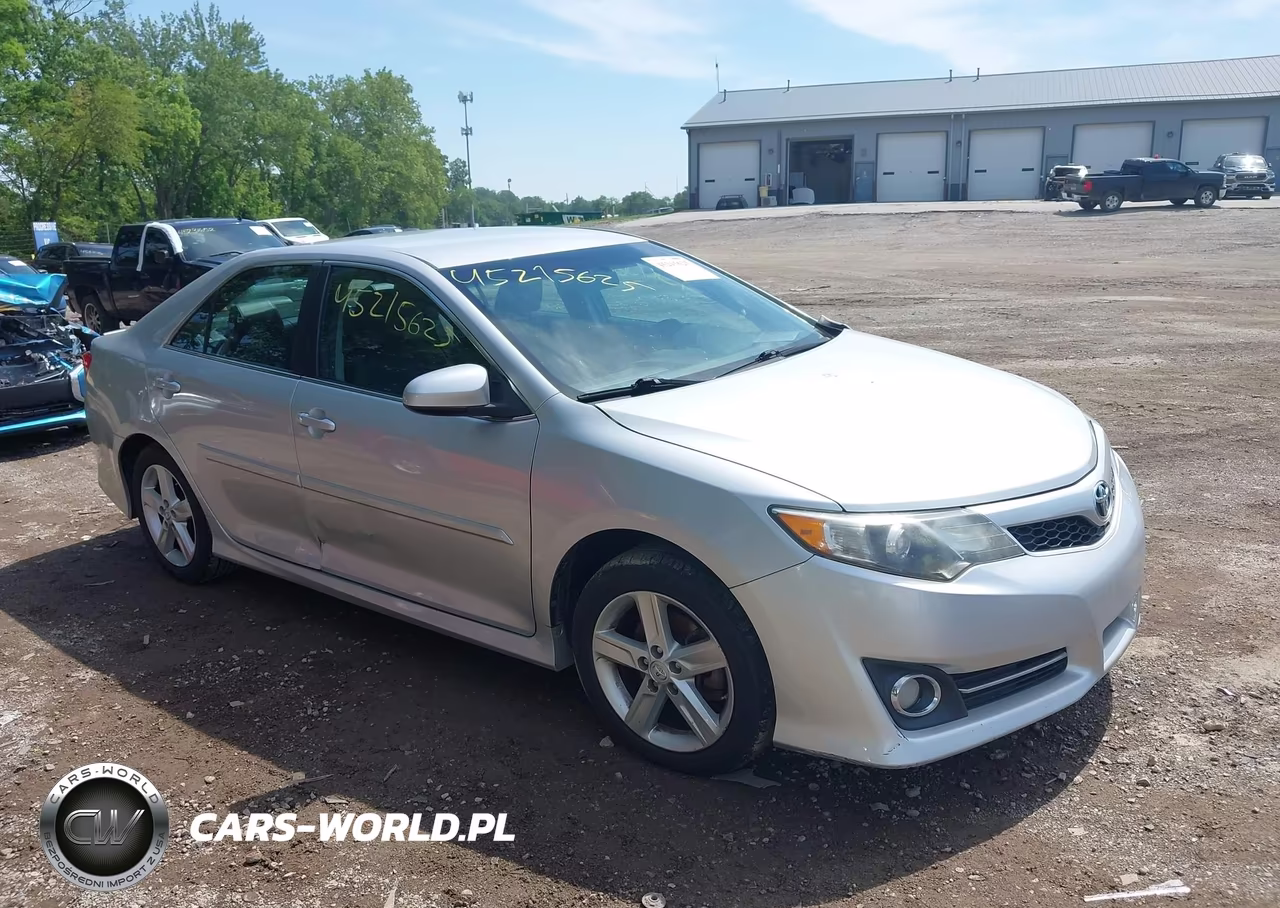 2014 Toyota Camry Se – zdjęcie 1 z 15