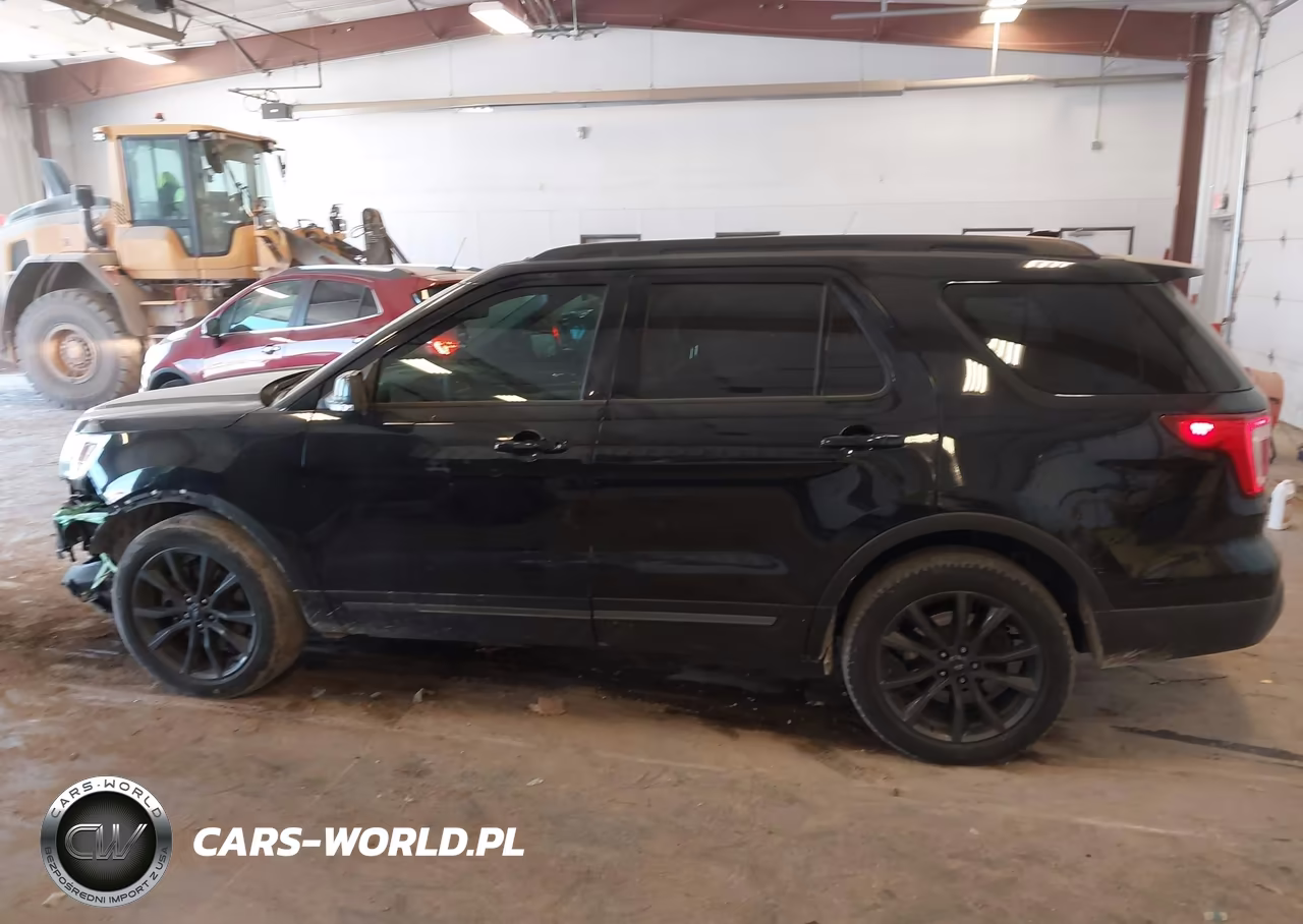 2017 Ford Explorer Xlt VIN:1FM5K8D89HGC49362 - 14