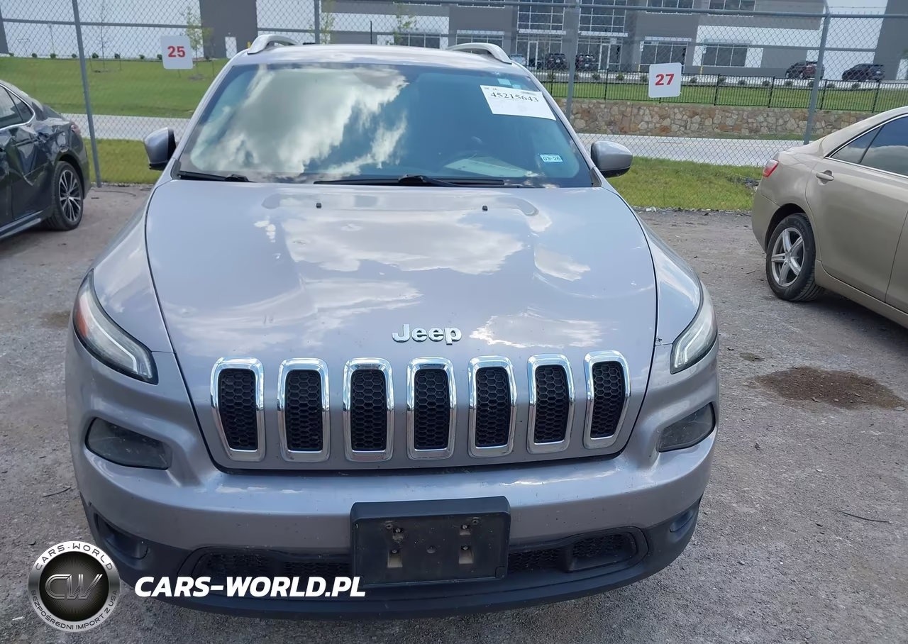 2018 Jeep Cherokee Latitude Plus Fwd VIN:1C4PJLLB4JD621682 - 12