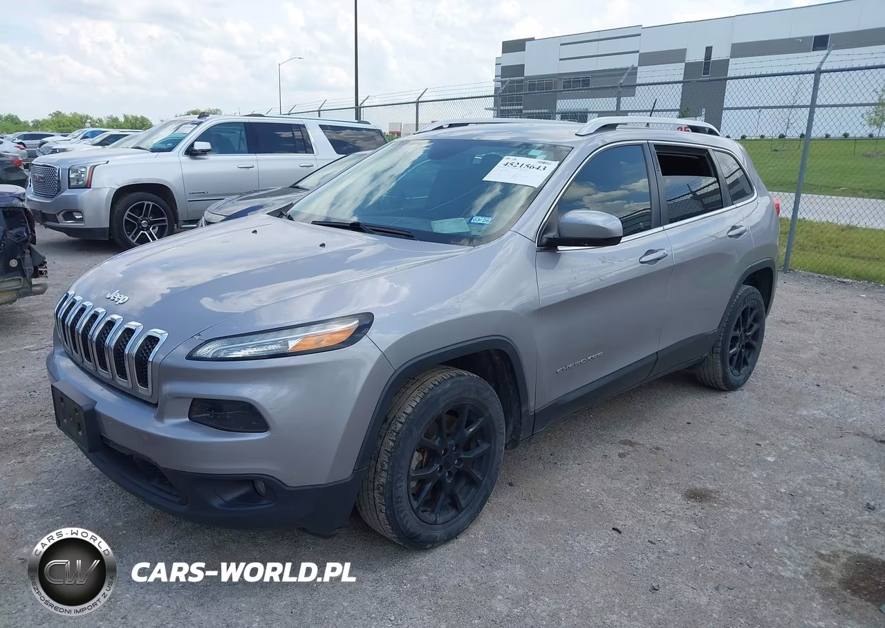 2018 Jeep Cherokee Latitude Plus Fwd VIN:1C4PJLLB4JD621682 - 2
