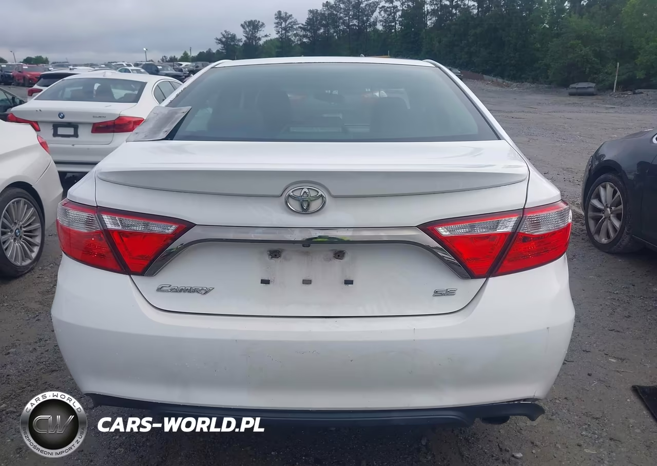 2015 Toyota Camry Se VIN:4T1BF1FK8FU498225 - 16