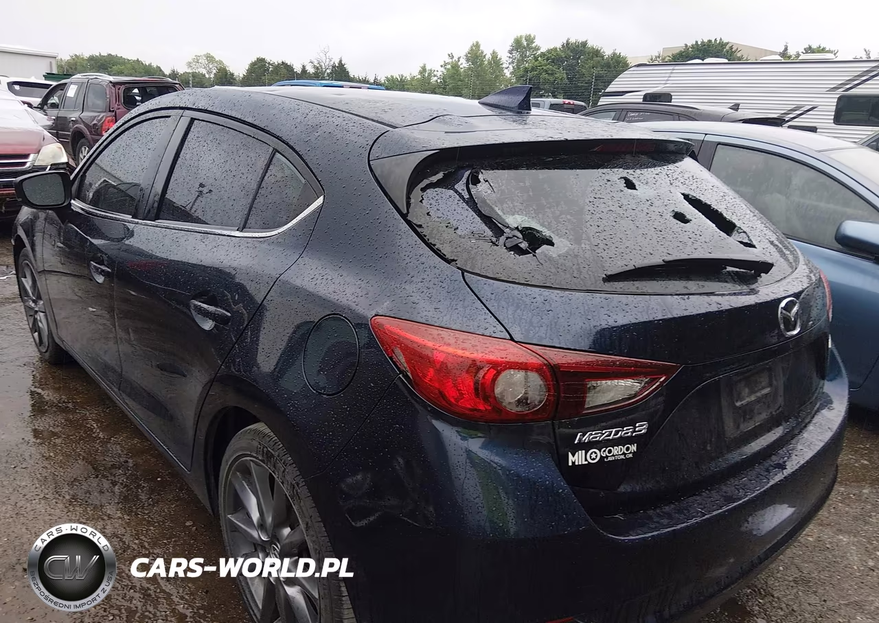 2018 Mazda Mazda3 Touring VIN:3MZBN1L30JM194336 - 3