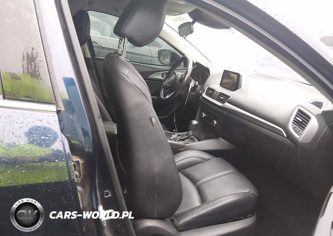 2018 Mazda Mazda3 Touring VIN:3MZBN1L30JM194336 - 5