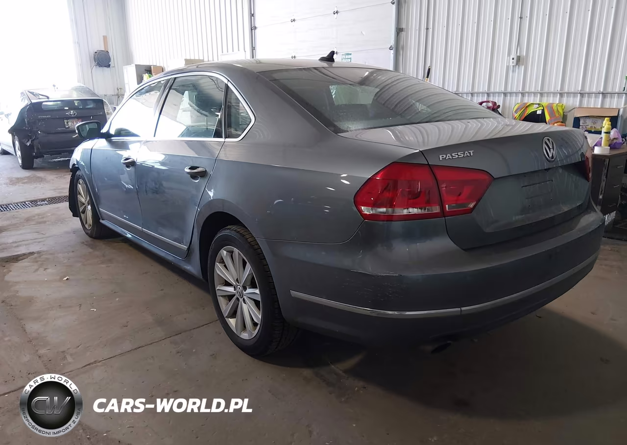 2013 Volkswagen Passat 2.5L Sel Premium VIN:1VWCH7A32DC082256 - 3