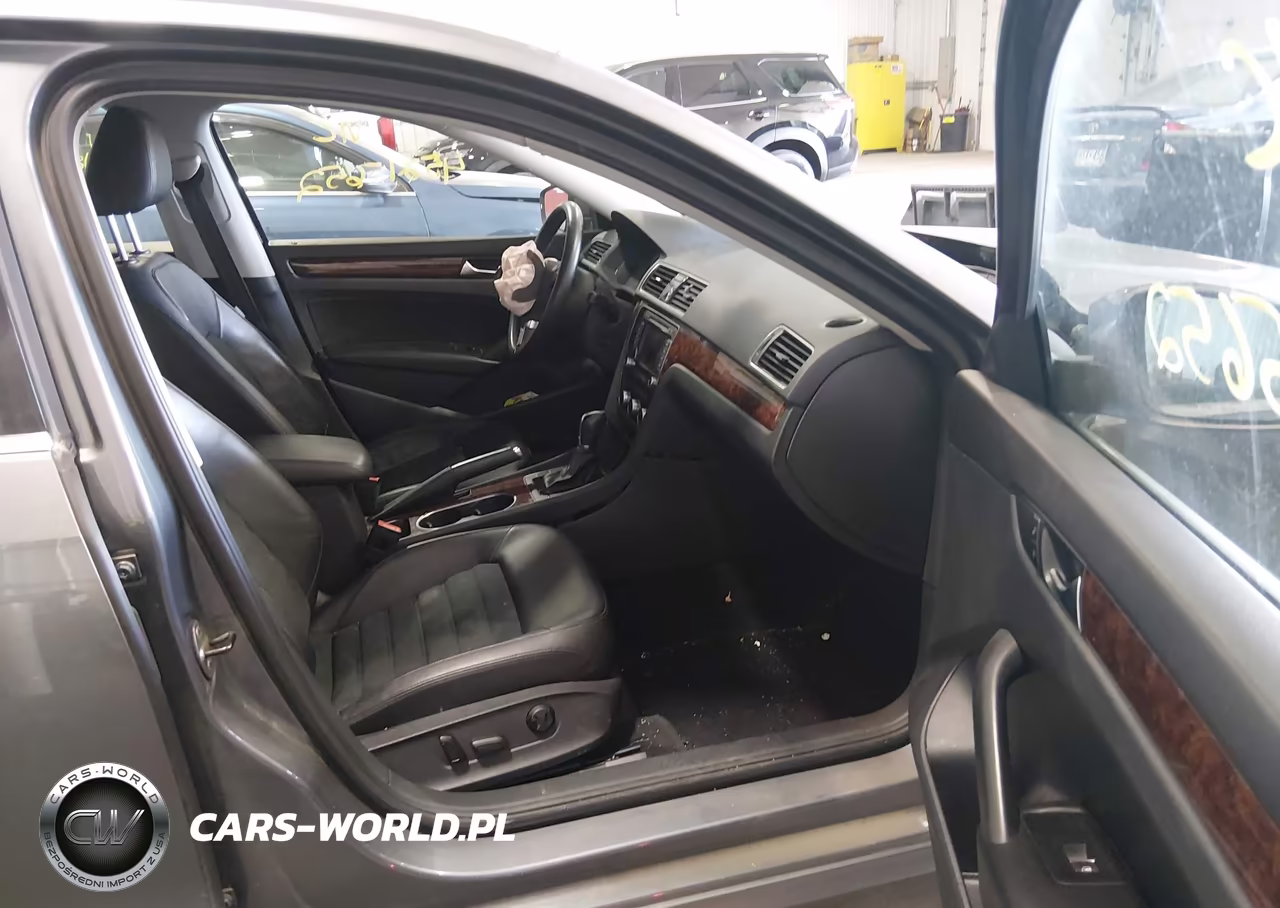 2013 Volkswagen Passat 2.5L Sel Premium VIN:1VWCH7A32DC082256 - 5