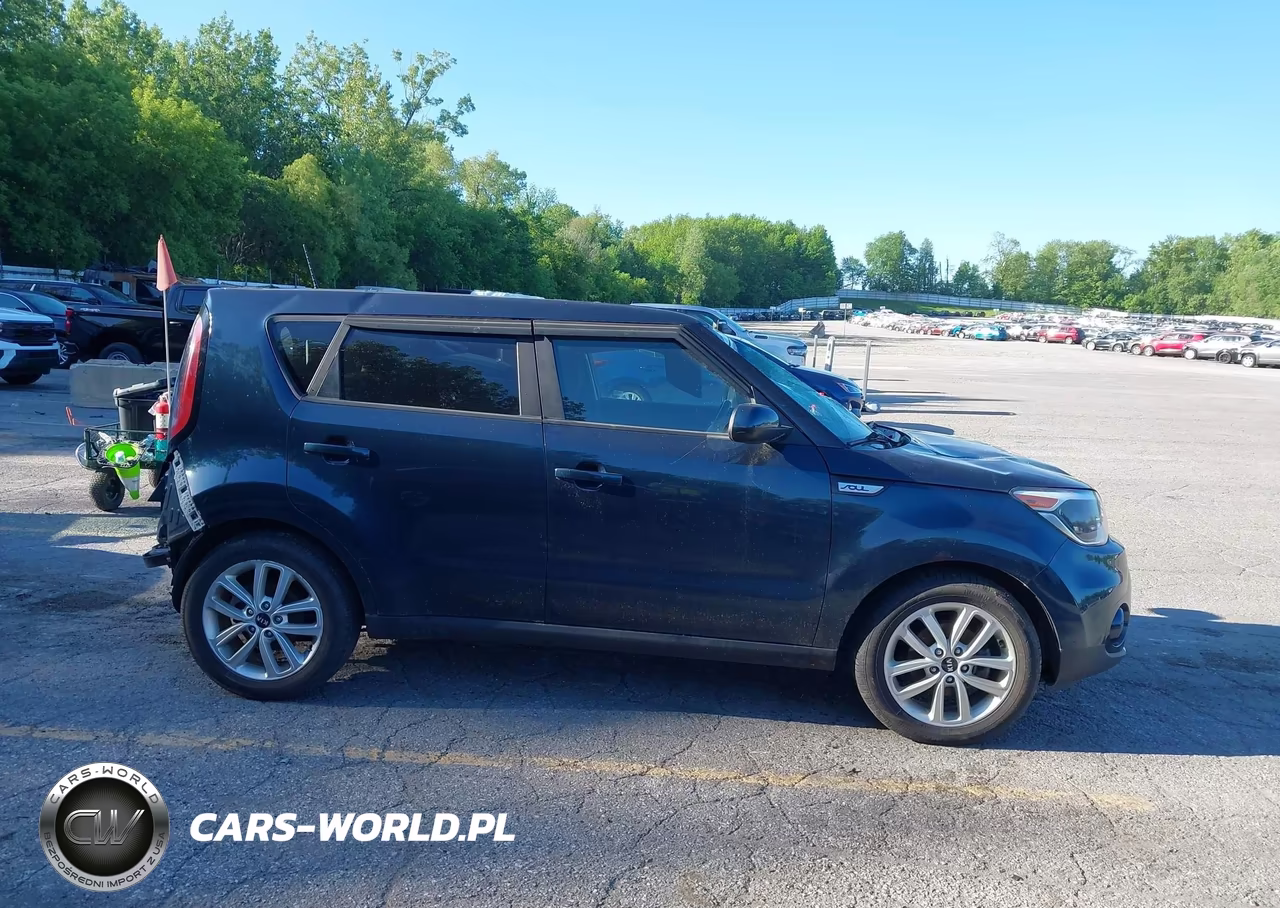 2017 Kia Soul + VIN:KNDJP3A54H7476637 - 13