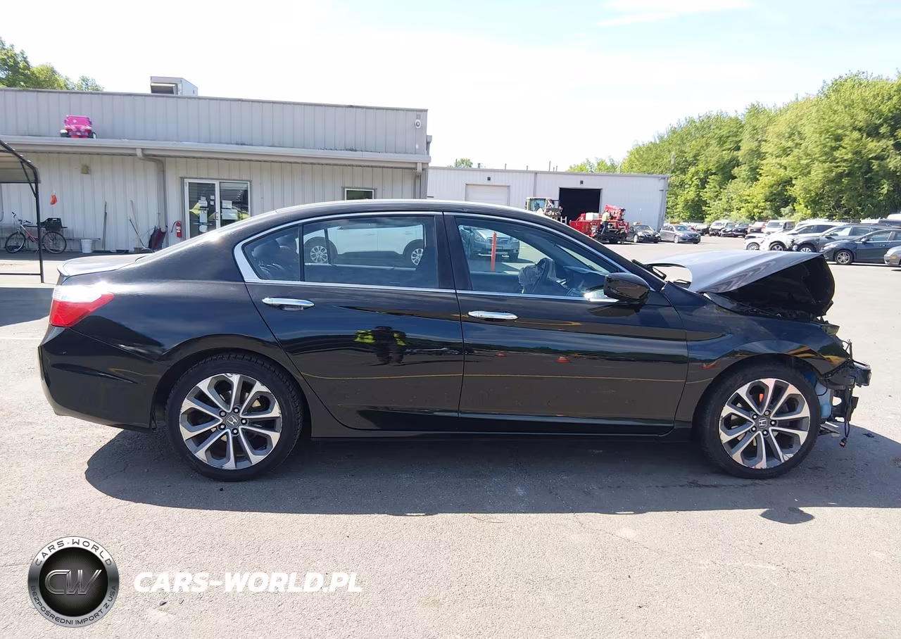 2015 Honda Accord Sport VIN:1HGCR2F50FA165696 - 14