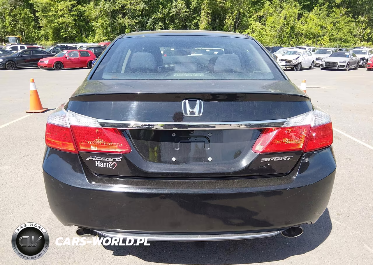 2015 Honda Accord Sport VIN:1HGCR2F50FA165696 - 17