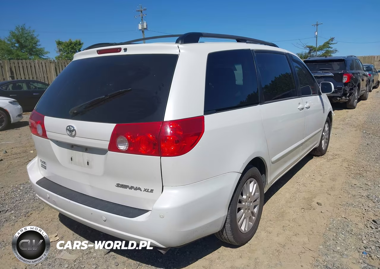 2010 Toyota Sienna Xle VIN:5TDYK4CC4AS289425 - 4