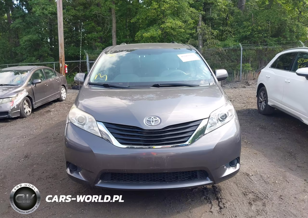 2011 Toyota Sienna Le VIN:5TDJK3DC1BS017412 - 12