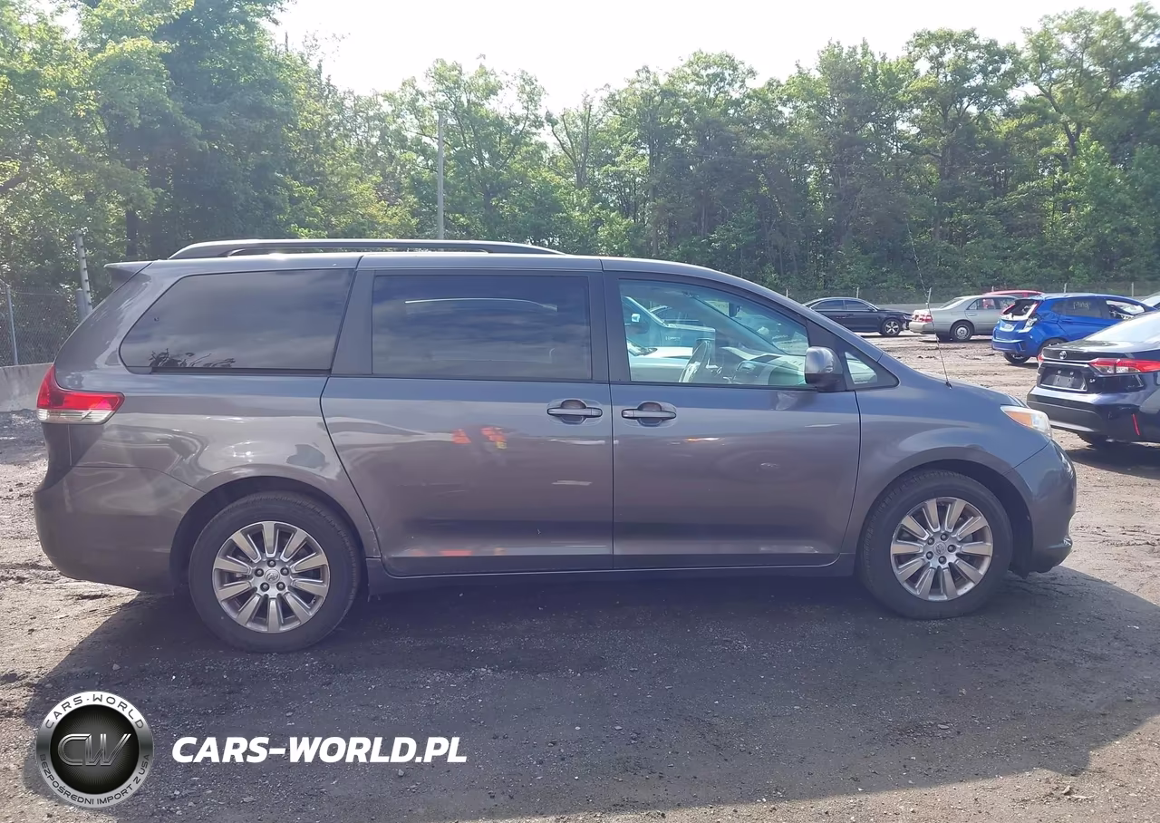 2011 Toyota Sienna Le VIN:5TDJK3DC1BS017412 - 13