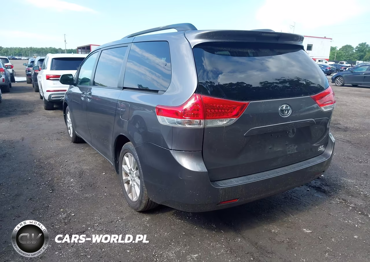 2011 Toyota Sienna Le VIN:5TDJK3DC1BS017412 - 3