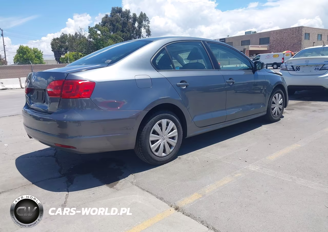 2011 Volkswagen Jetta 2.0L S VIN:3VW2K7AJ6BM059795 - 4