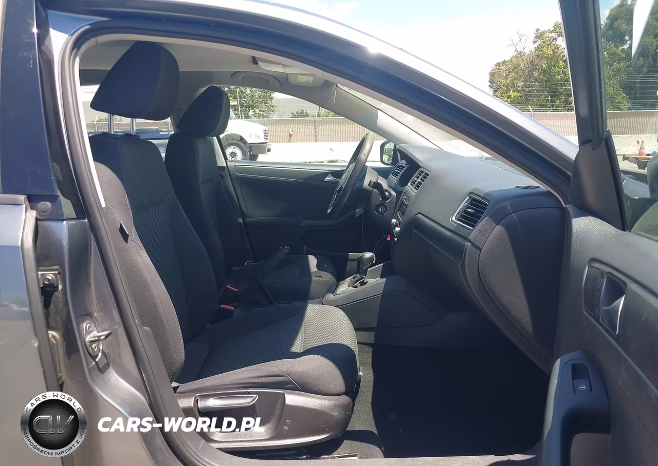 2011 Volkswagen Jetta 2.0L S VIN:3VW2K7AJ6BM059795 - 5