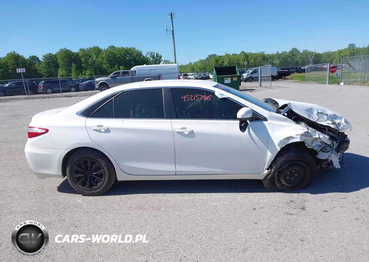 2017 Toyota Camry Le VIN:4T1BF1FK8HU305476 - 14
