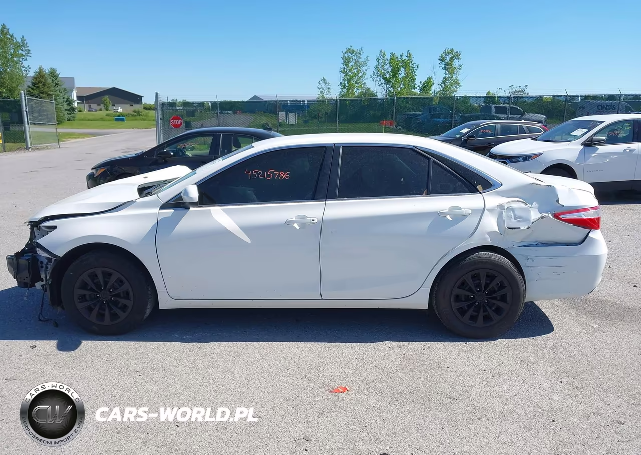 2017 Toyota Camry Le VIN:4T1BF1FK8HU305476 - 15