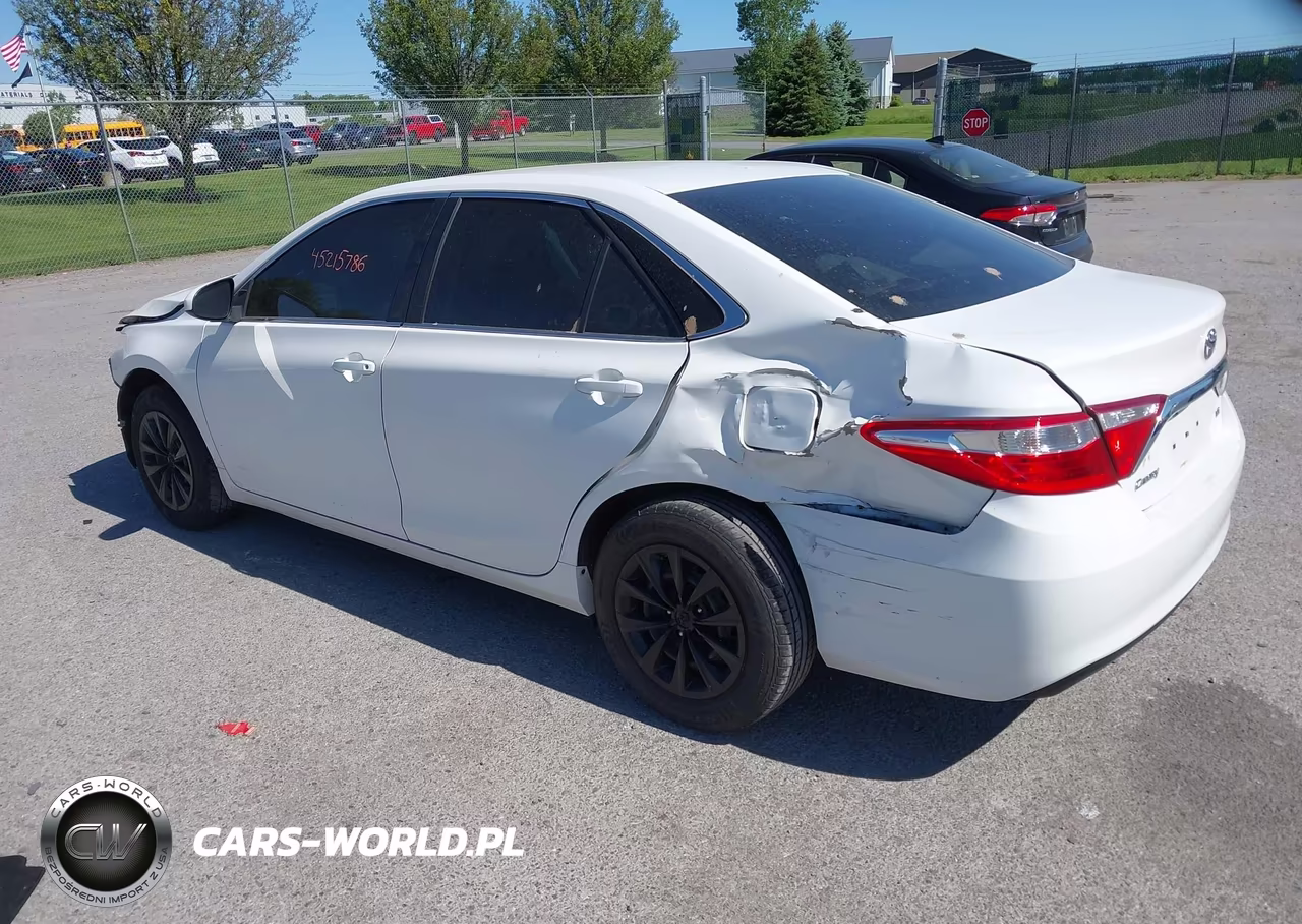 2017 Toyota Camry Le VIN:4T1BF1FK8HU305476 - 3
