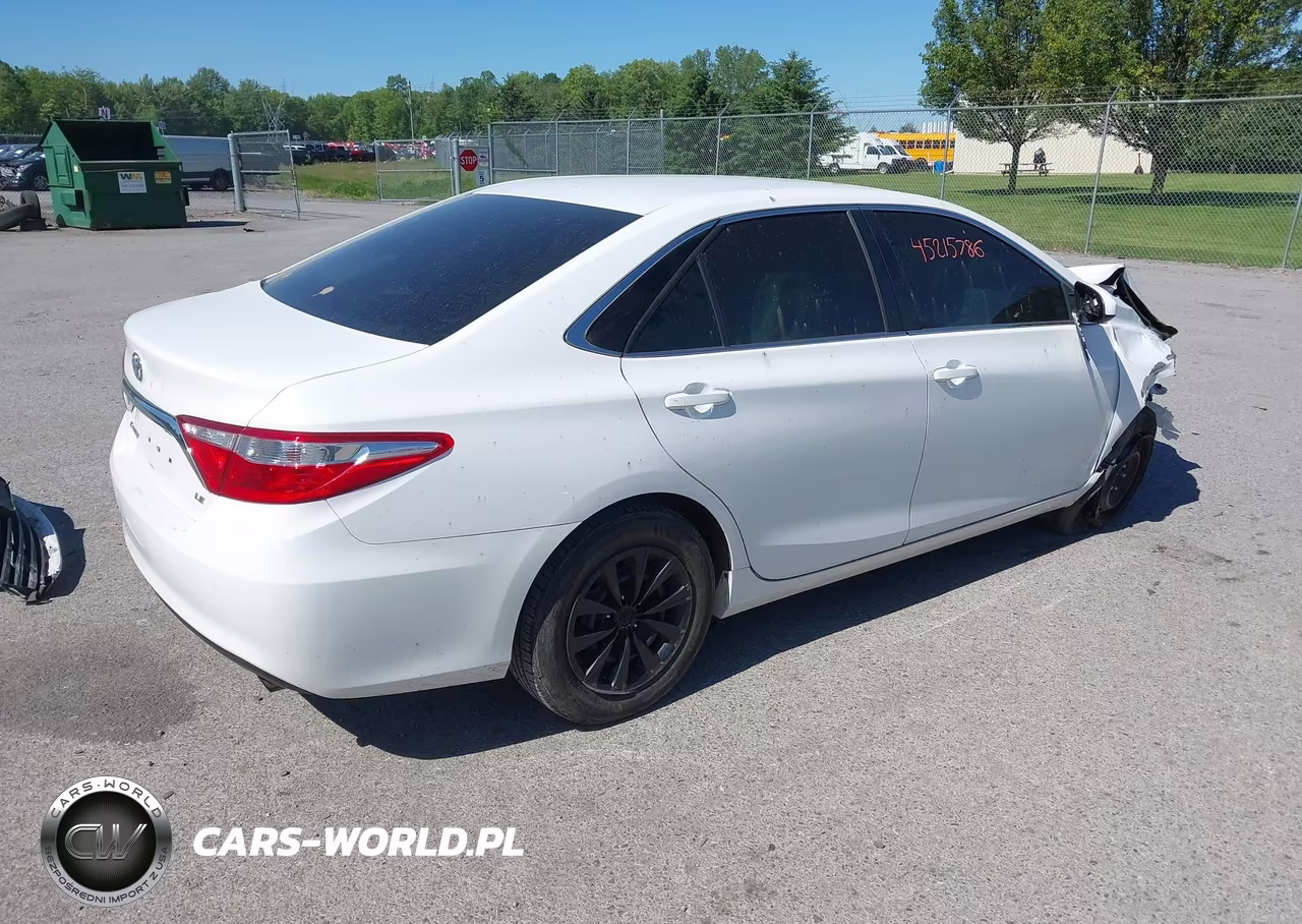 2017 Toyota Camry Le VIN:4T1BF1FK8HU305476 - 4