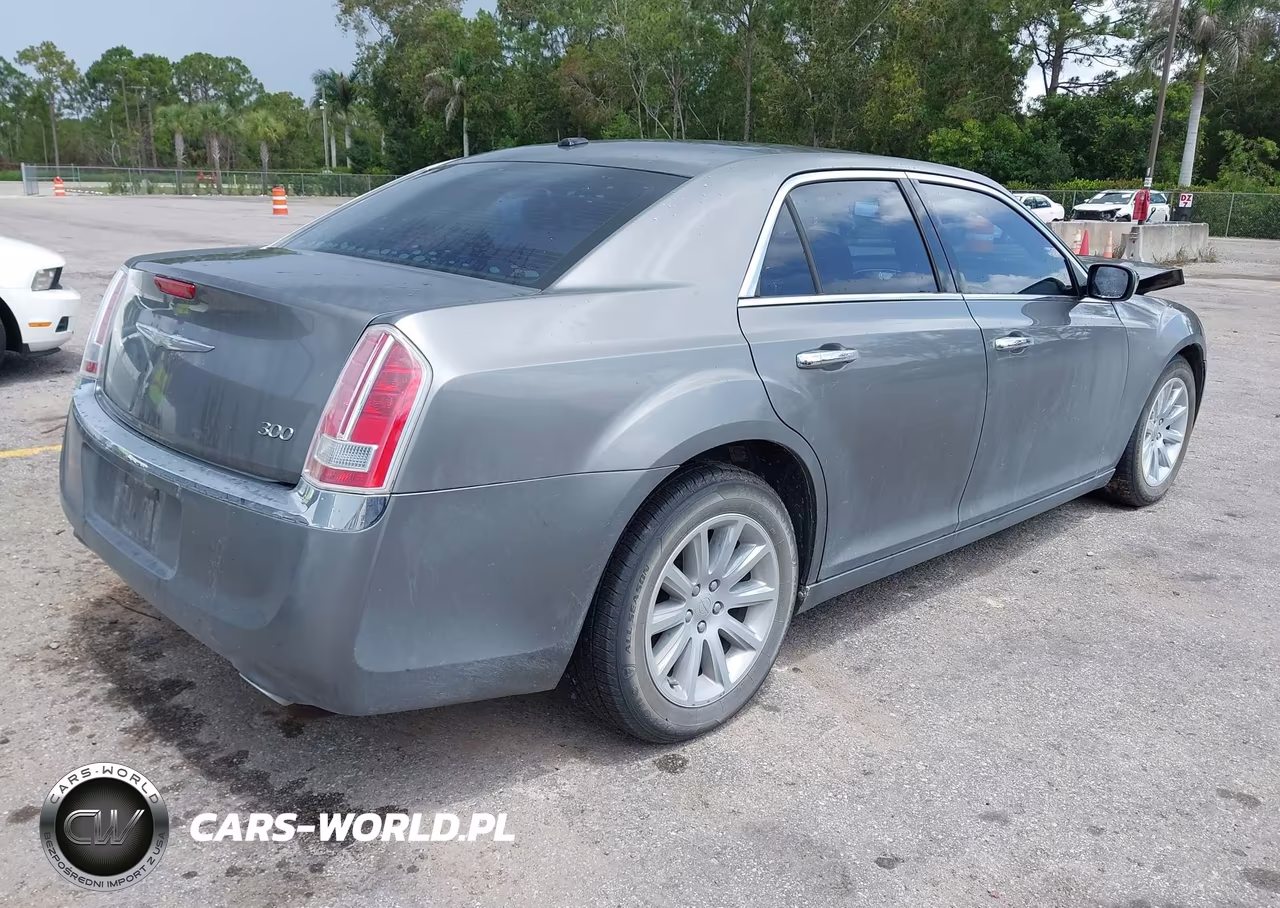 2012 Chrysler 300 Limited VIN:2C3CCACG2CH310867 - 4