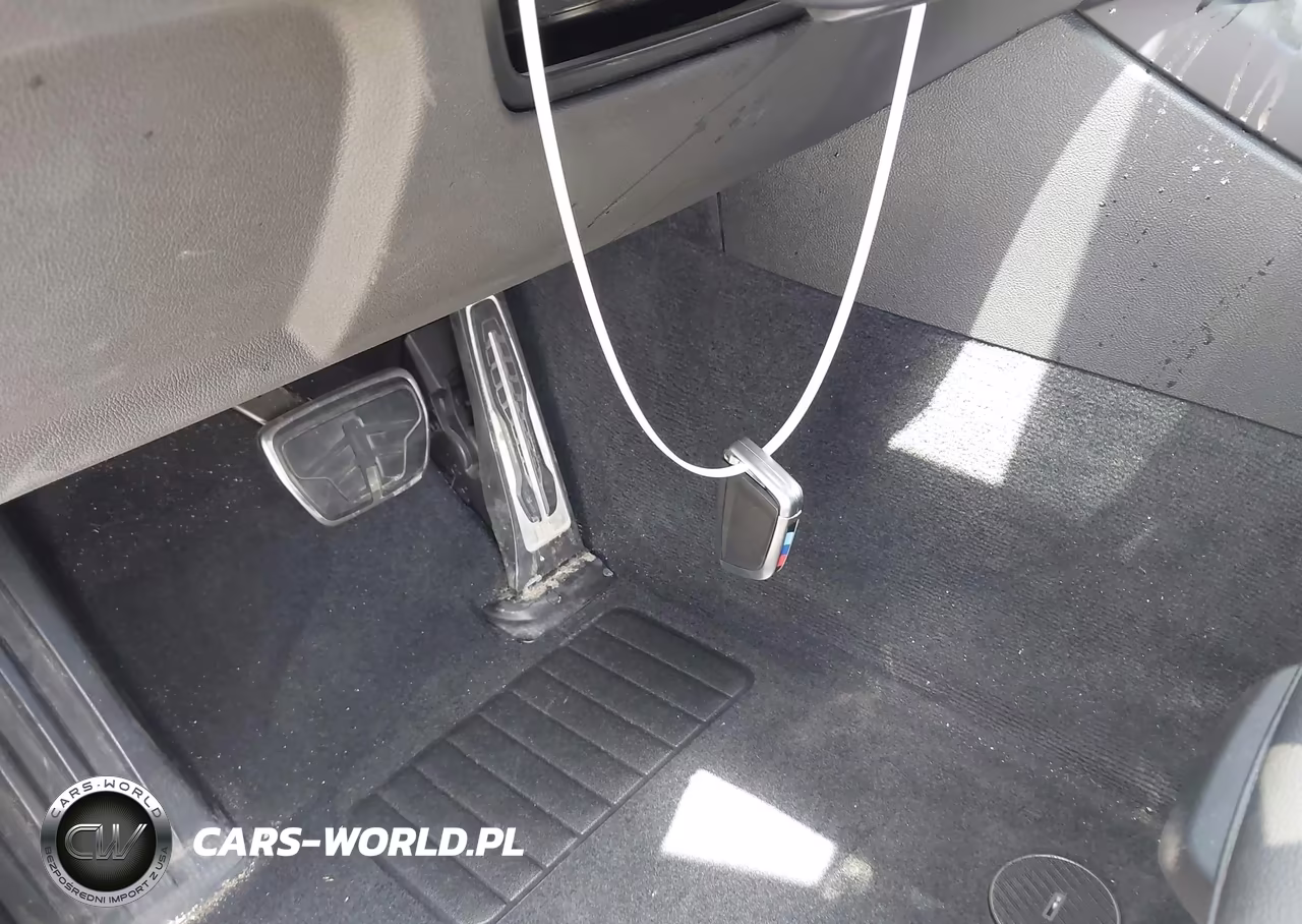 2025 BMW 330I VIN:3MW69CW07S8F19660 - 11