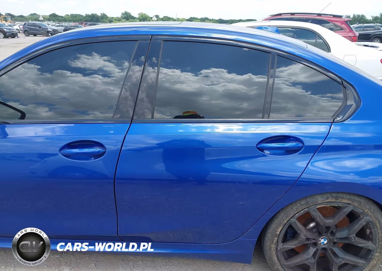 2025 BMW 330I VIN:3MW69CW07S8F19660 - 14