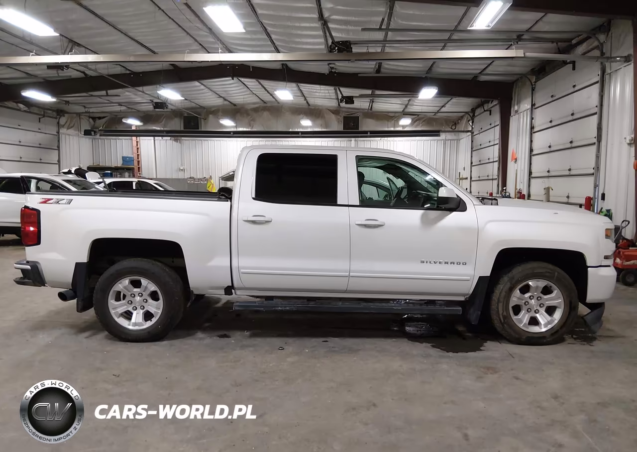 2018 Chevrolet Silverado 1500 2Lt VIN:3GCUKREC1JG536679 - 13