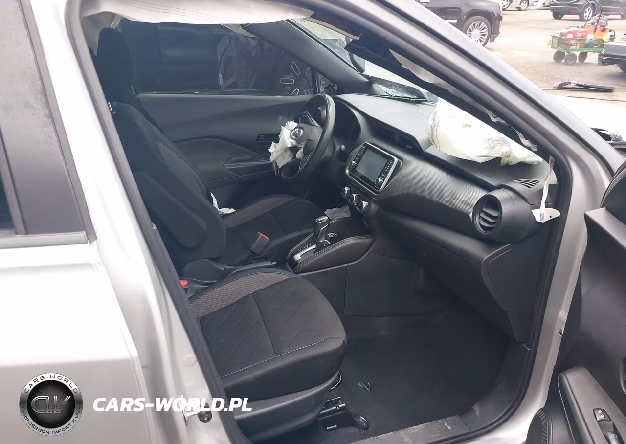2019 Nissan Kicks S VIN:3N1CP5CU6KL565091 - 5