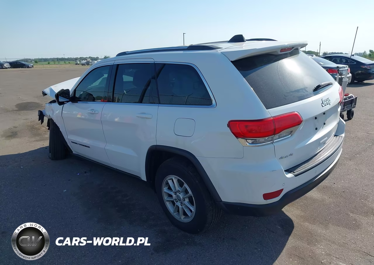 2018 Jeep Grand Cherokee Laredo E 4X4 VIN:1C4RJFAG7JC257983 - 3