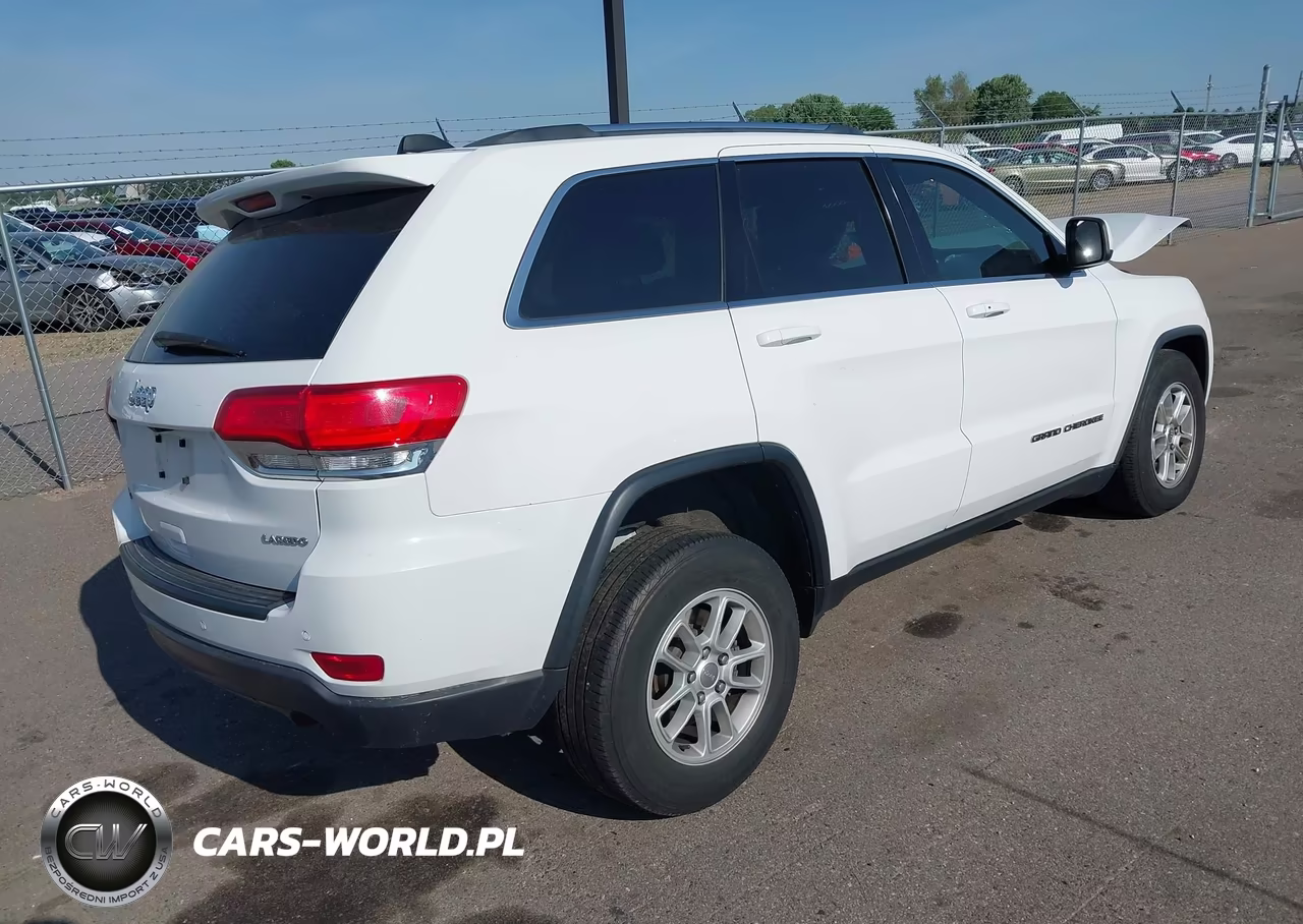 2018 Jeep Grand Cherokee Laredo E 4X4 VIN:1C4RJFAG7JC257983 - 4