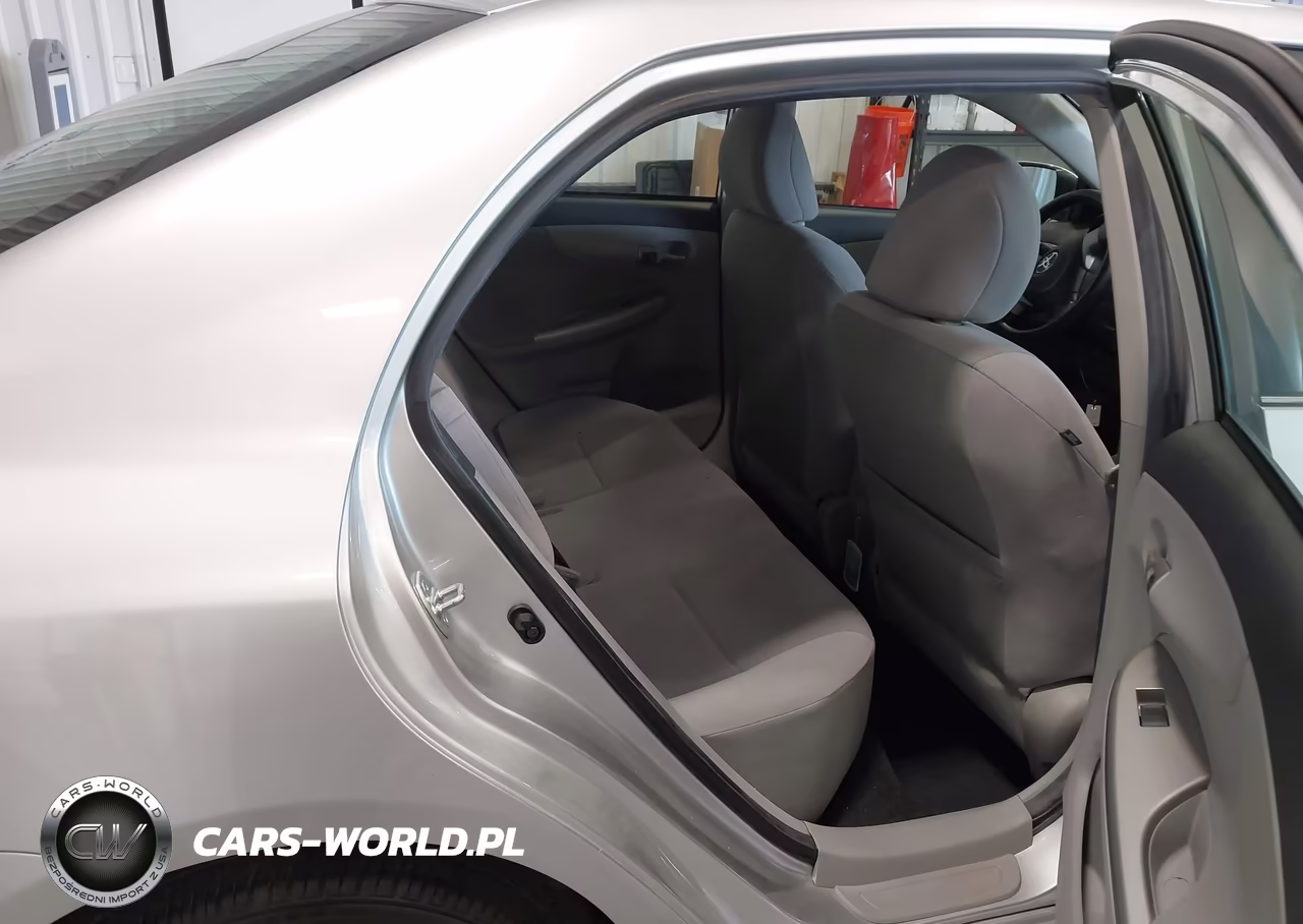2013 Toyota Corolla Le VIN:JTDBU4EE7DJ121472 - 8