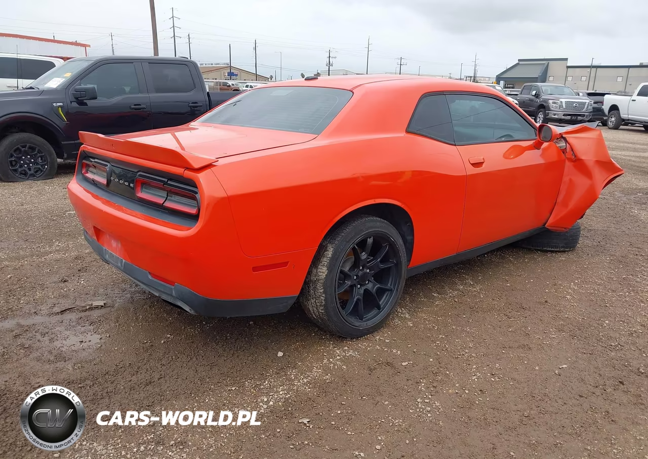 2018 Dodge Challenger Sxt VIN:2C3CDZAG1JH317546 - 4