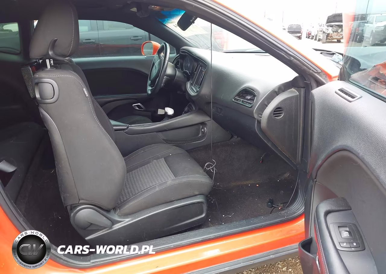 2018 Dodge Challenger Sxt VIN:2C3CDZAG1JH317546 - 5