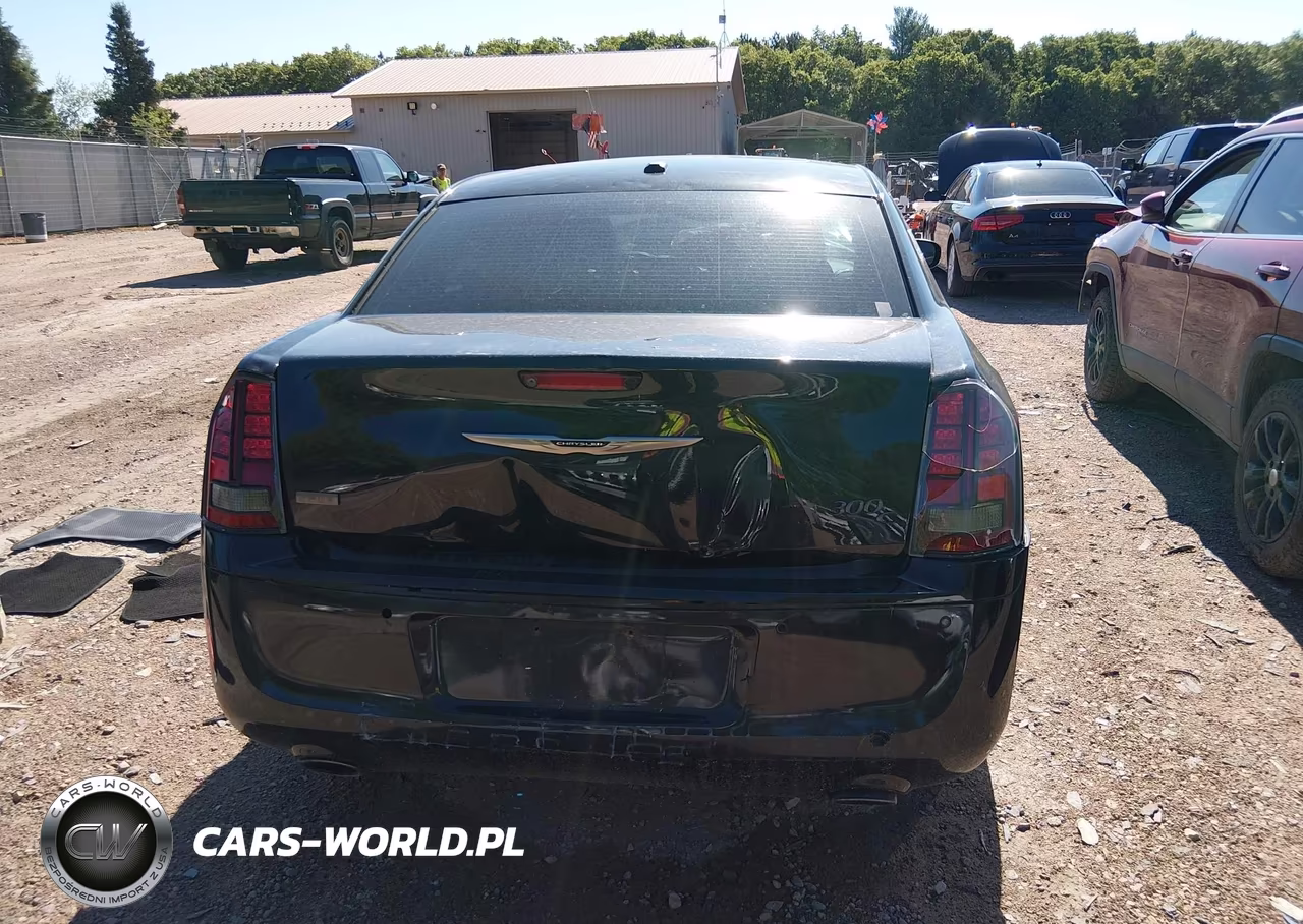 2014 Chrysler 300C John Varvatos Luxury VIN:2C3CCAJT9EH236043 - 16