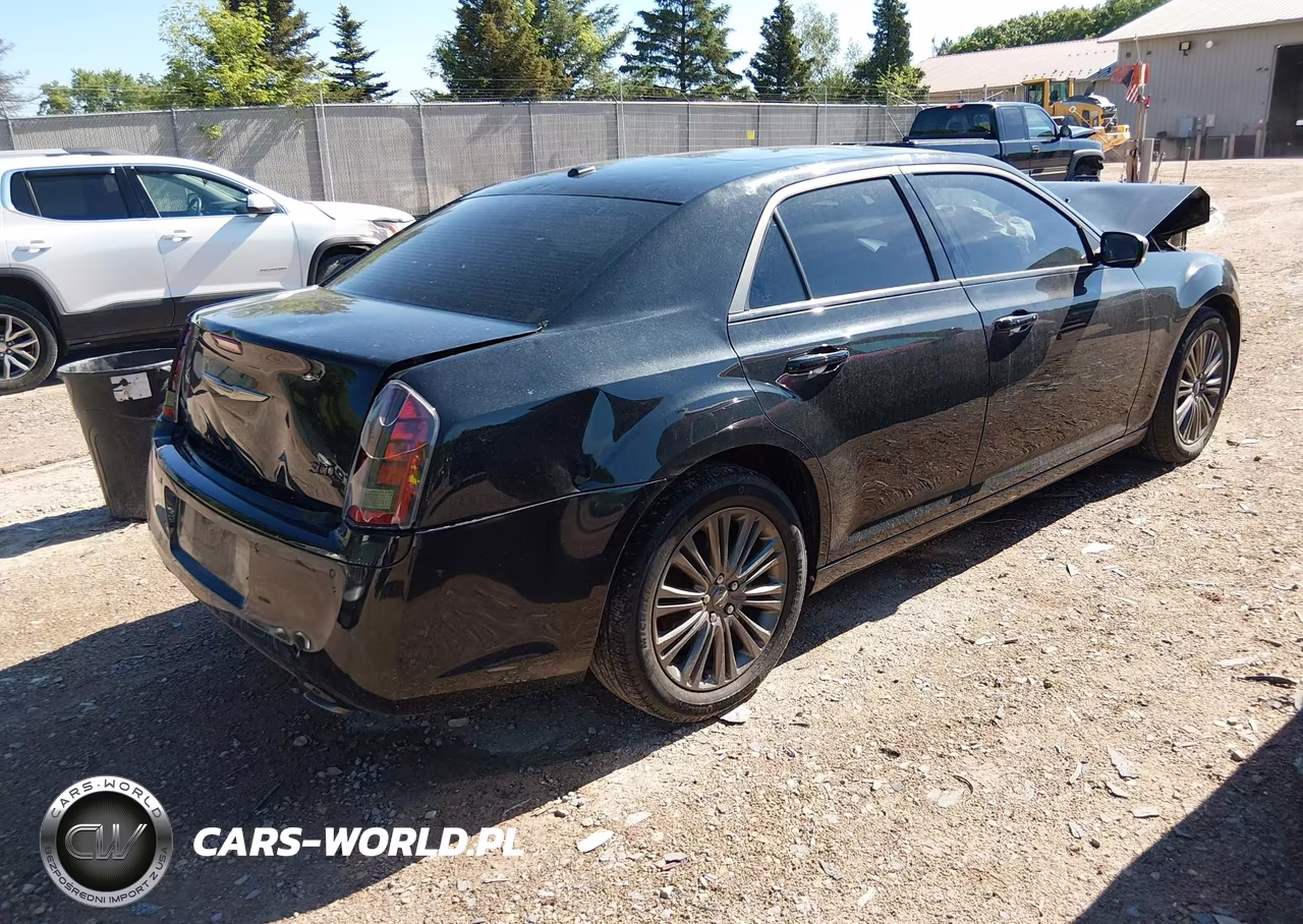 2014 Chrysler 300C John Varvatos Luxury VIN:2C3CCAJT9EH236043 - 4