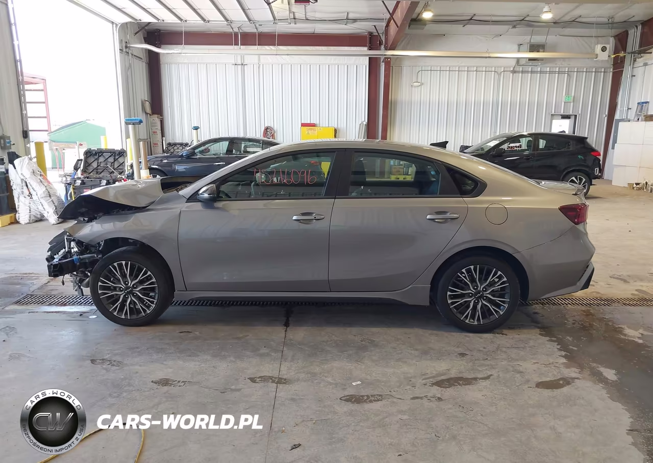 2024 Kia Forte Gt-Line VIN:3KPF54AD1RE745526 - 15