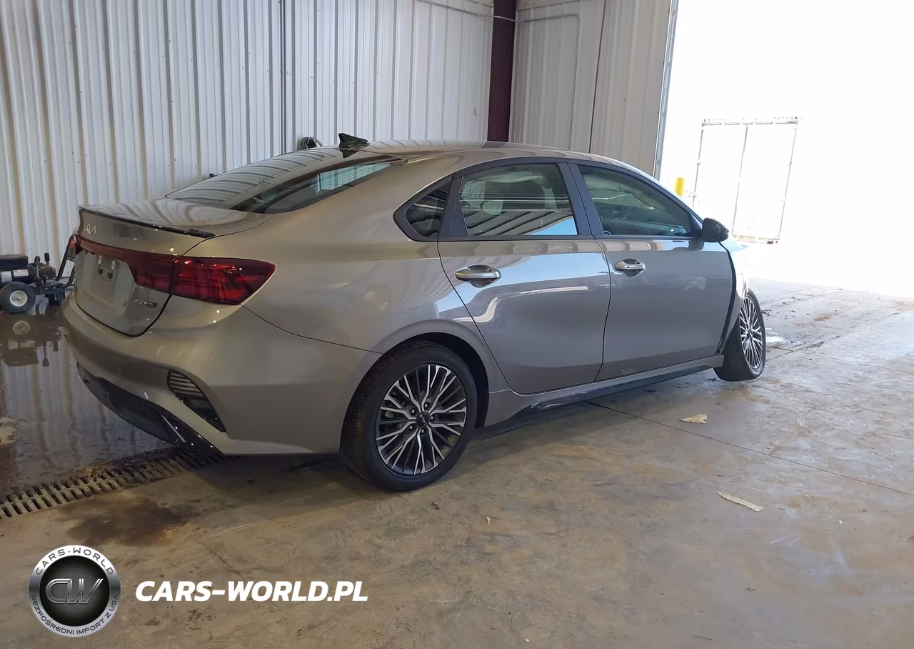 2024 Kia Forte Gt-Line VIN:3KPF54AD1RE745526 - 4