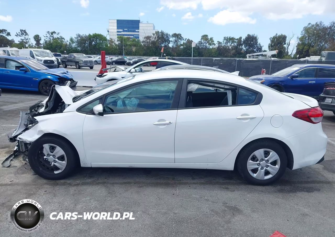 2017 Kia Forte Lx VIN:3KPFL4A72HE083812 - 14