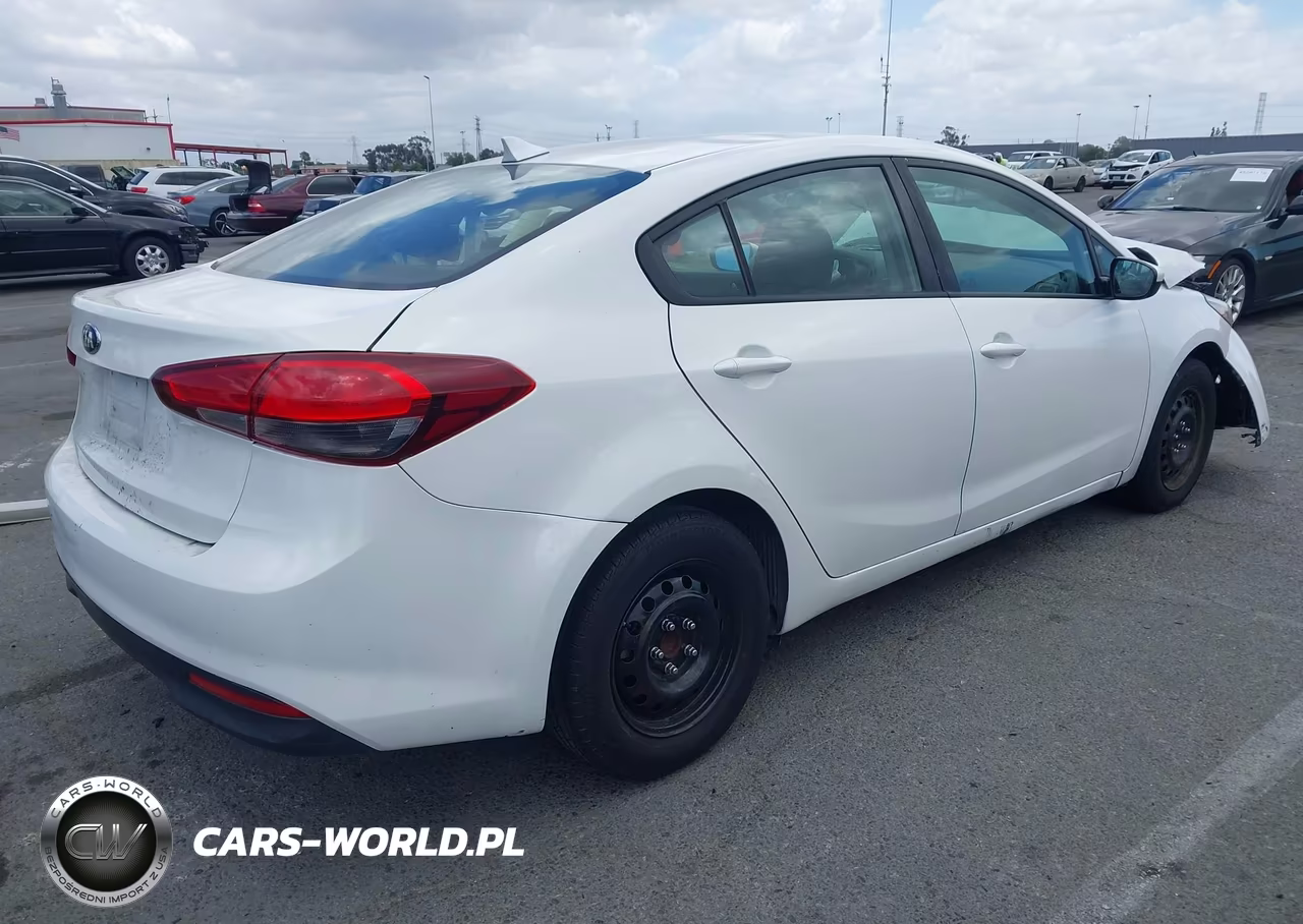 2017 Kia Forte Lx VIN:3KPFL4A72HE083812 - 4