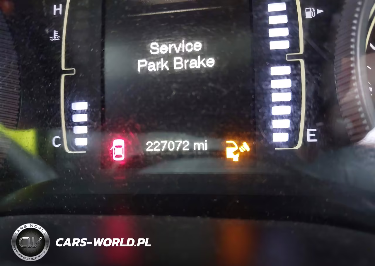 2015 Jeep Cherokee Latitude VIN:1C4PJMCS1FW727685 - 15