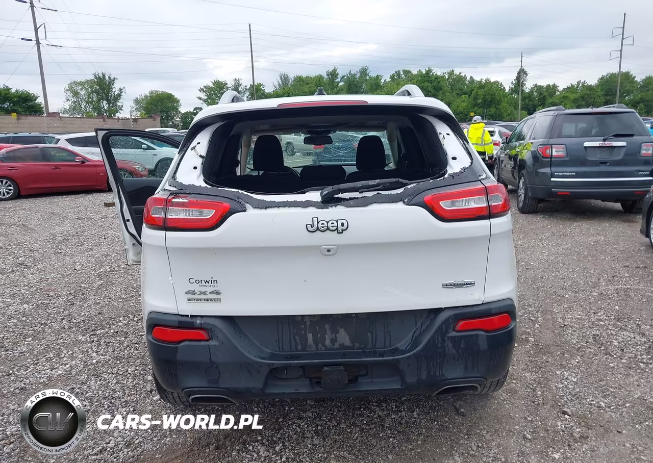 2015 Jeep Cherokee Latitude VIN:1C4PJMCS1FW727685 - 16