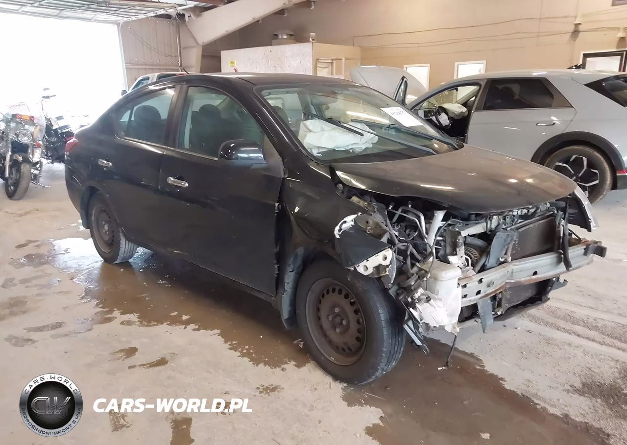 2014 Nissan Versa 1.6 Sv – zdjęcie 1 z 15