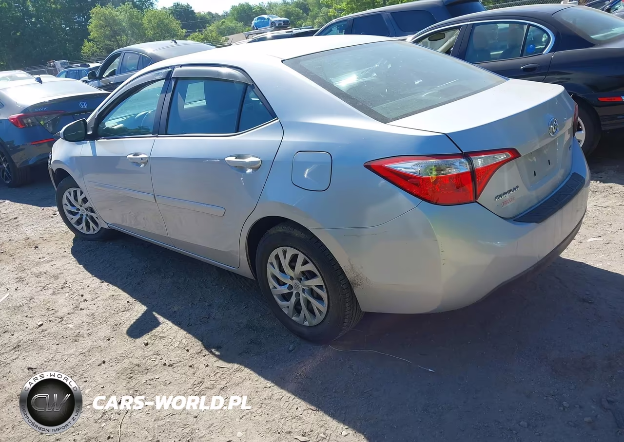 2015 Toyota Corolla Le VIN:2T1BURHE4FC444546 - 3