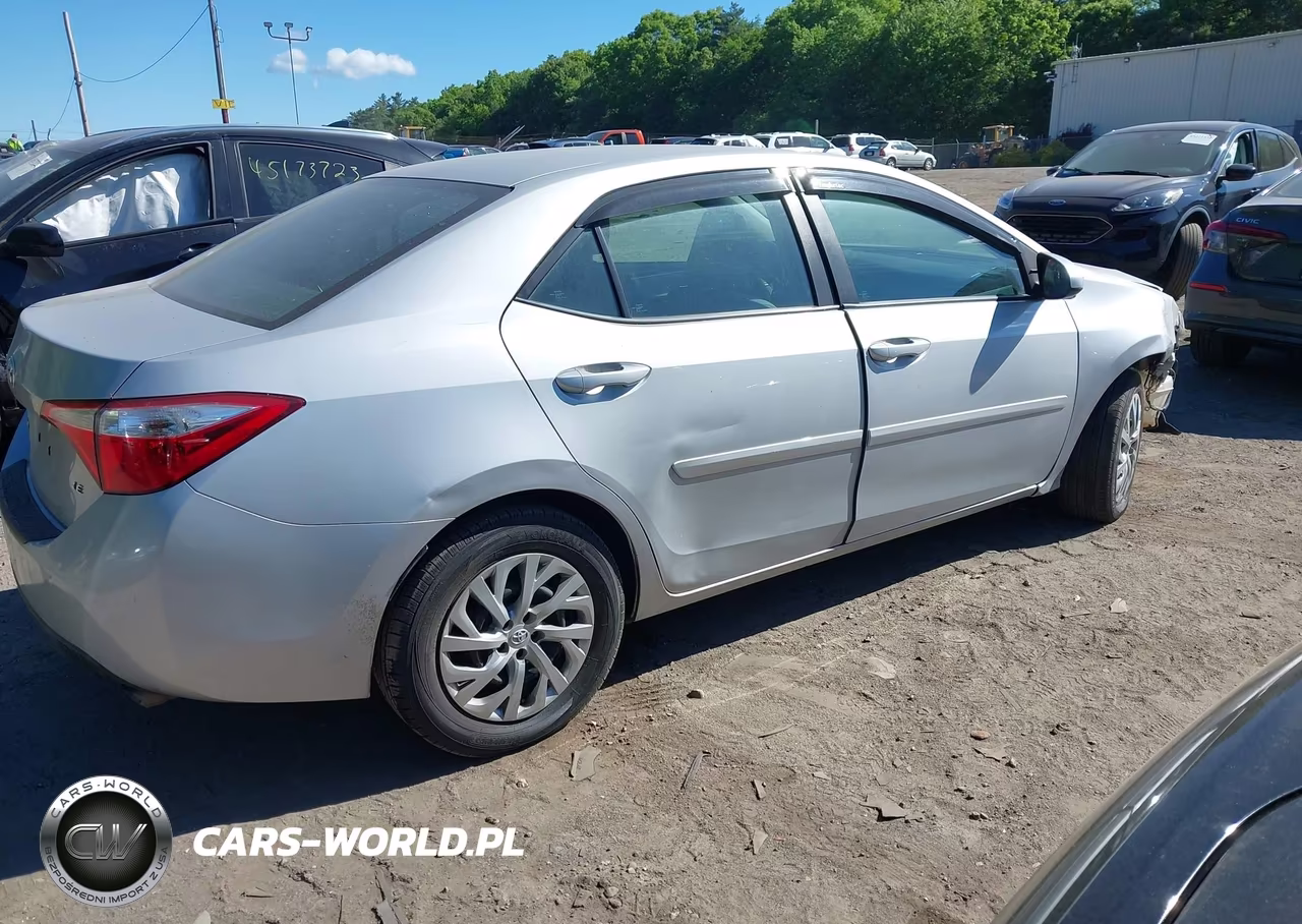 2015 Toyota Corolla Le VIN:2T1BURHE4FC444546 - 4